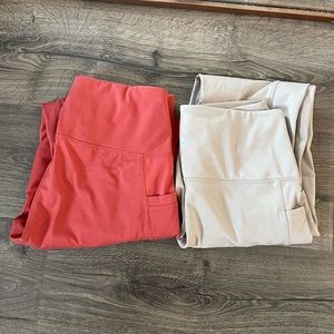 Legging bundle pockets on both sides